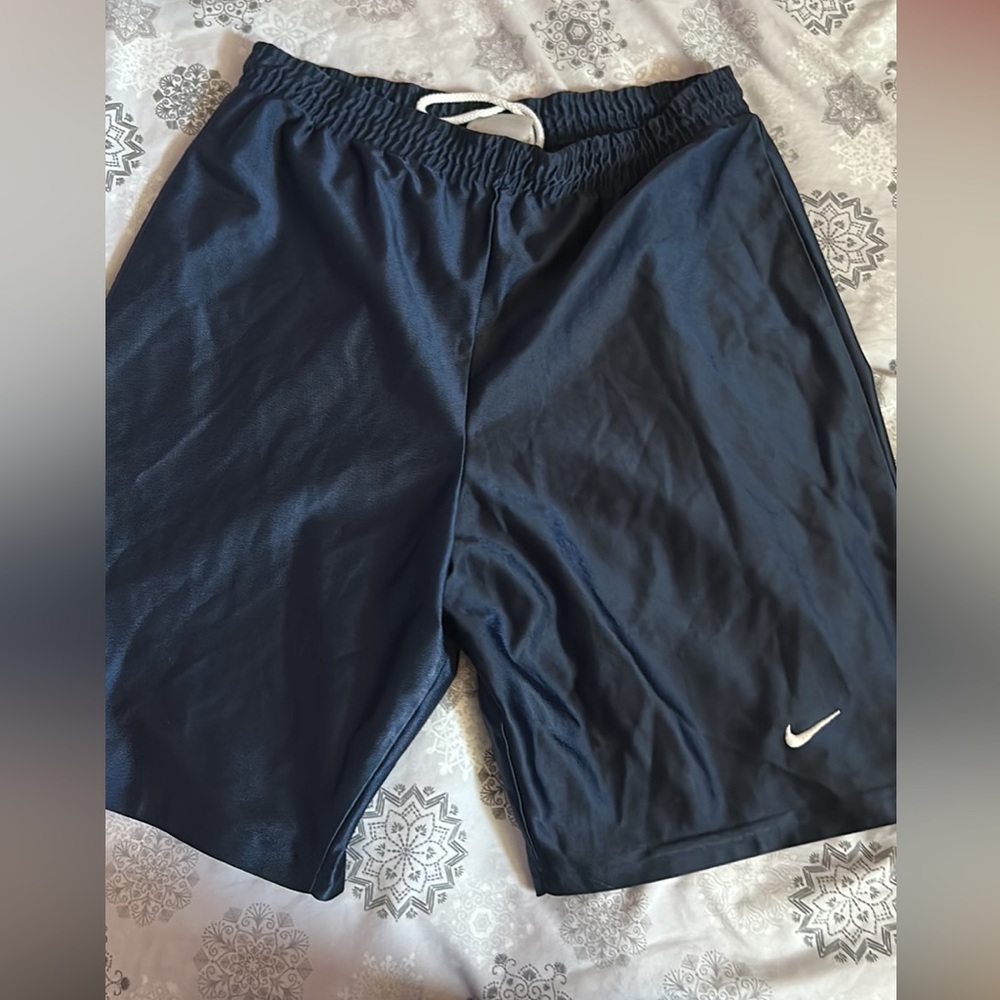 Vintage Nike navy blue shorts